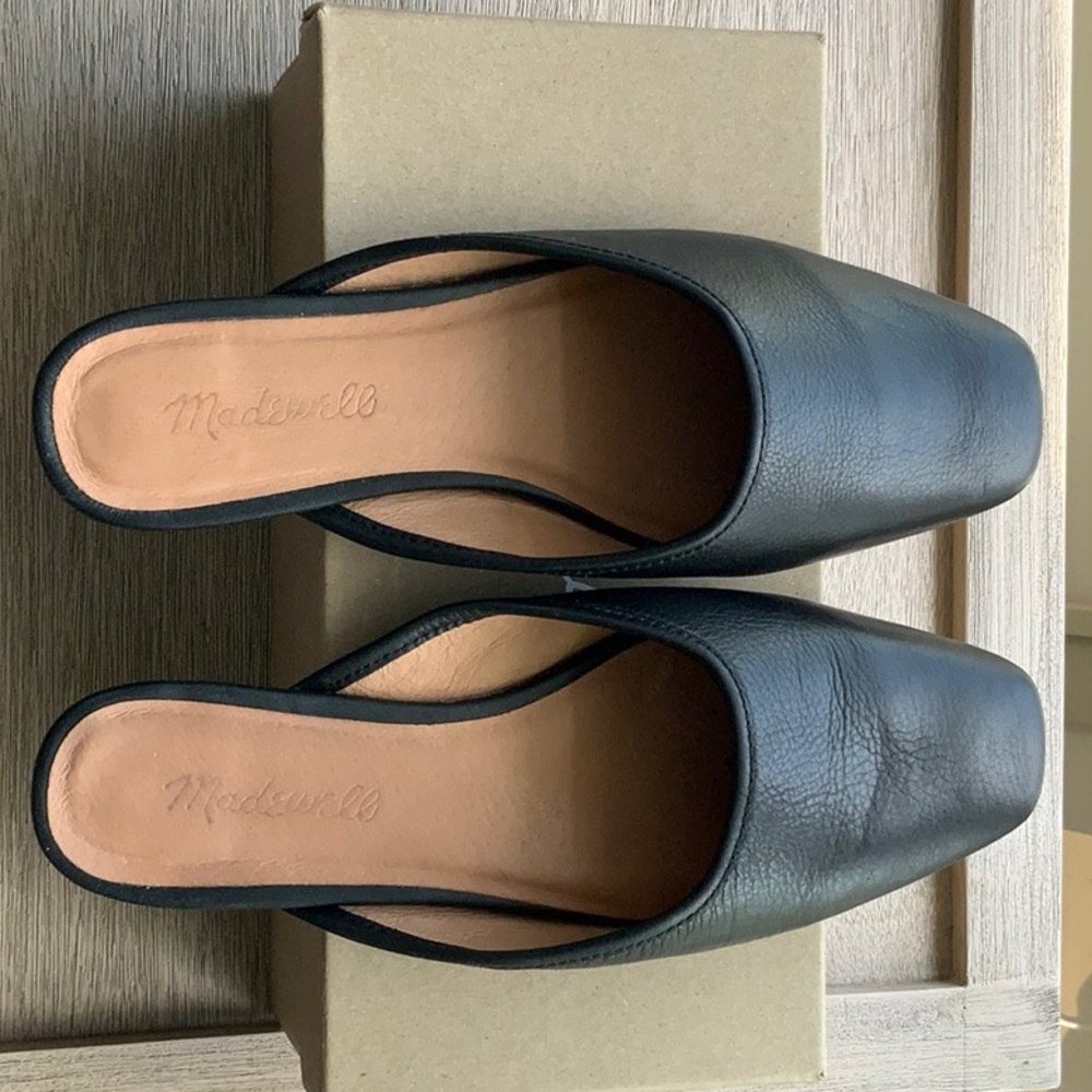Madewell Women's The Adelia Mule in Black Leather 7